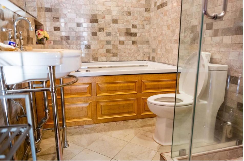 Suite Spa Bath