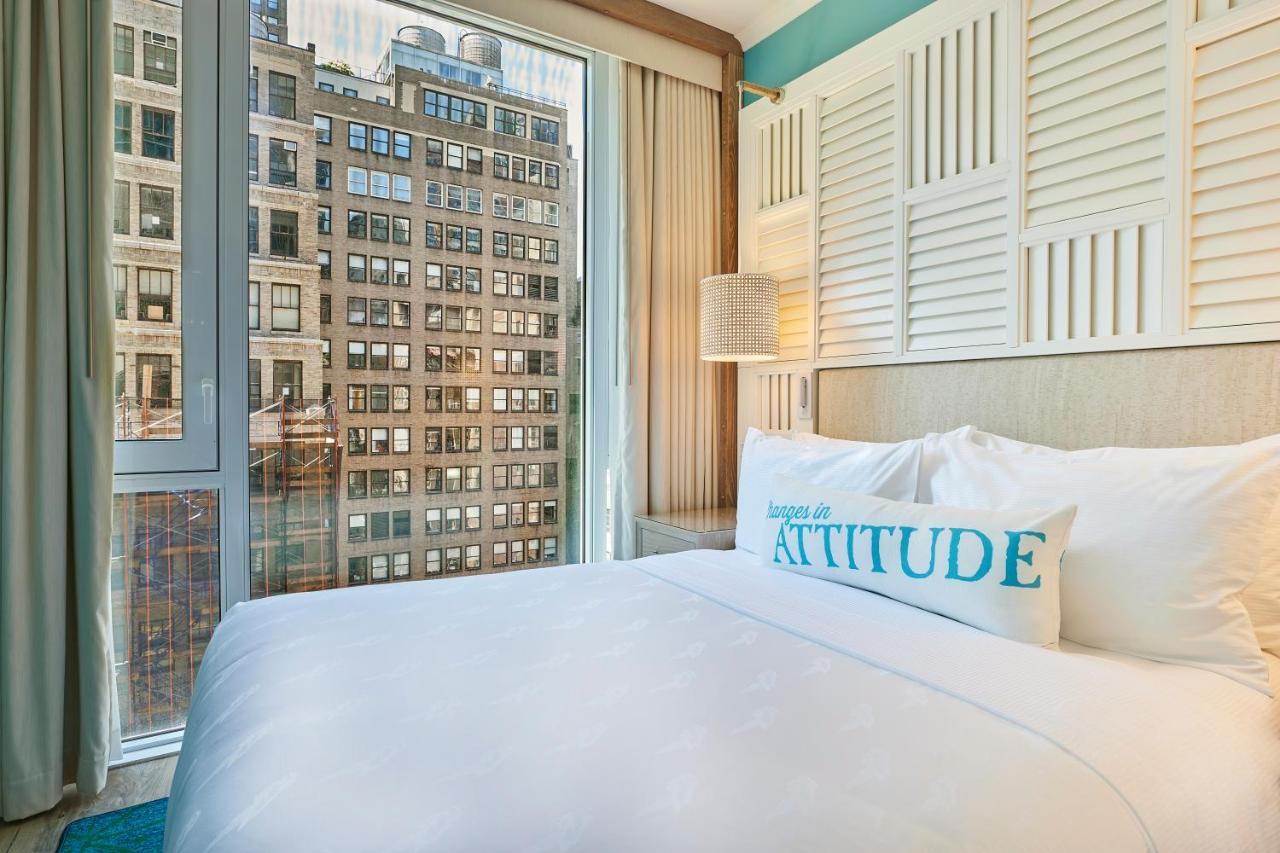 Deluxe One Queen Bed Mobility Accessible