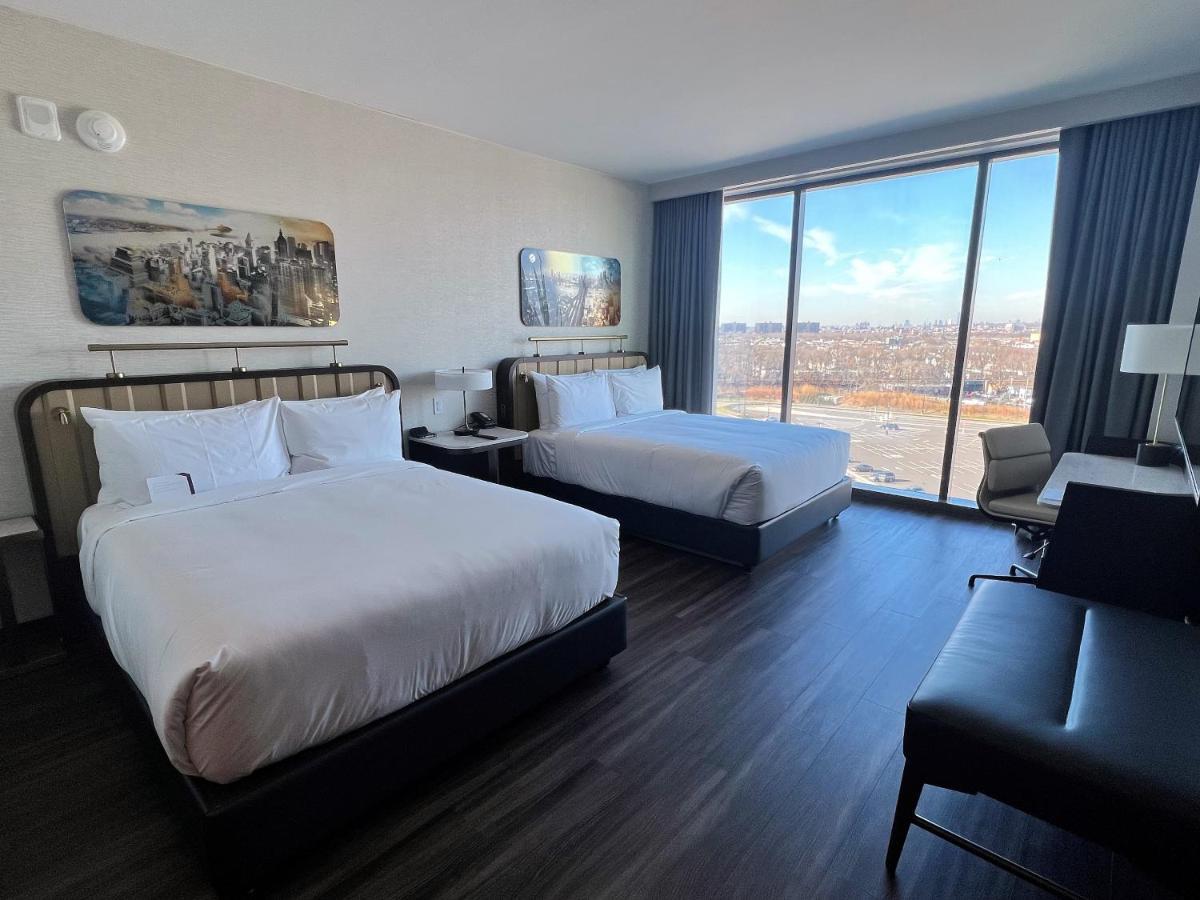 Queen Room with Two Queen Beds and City View