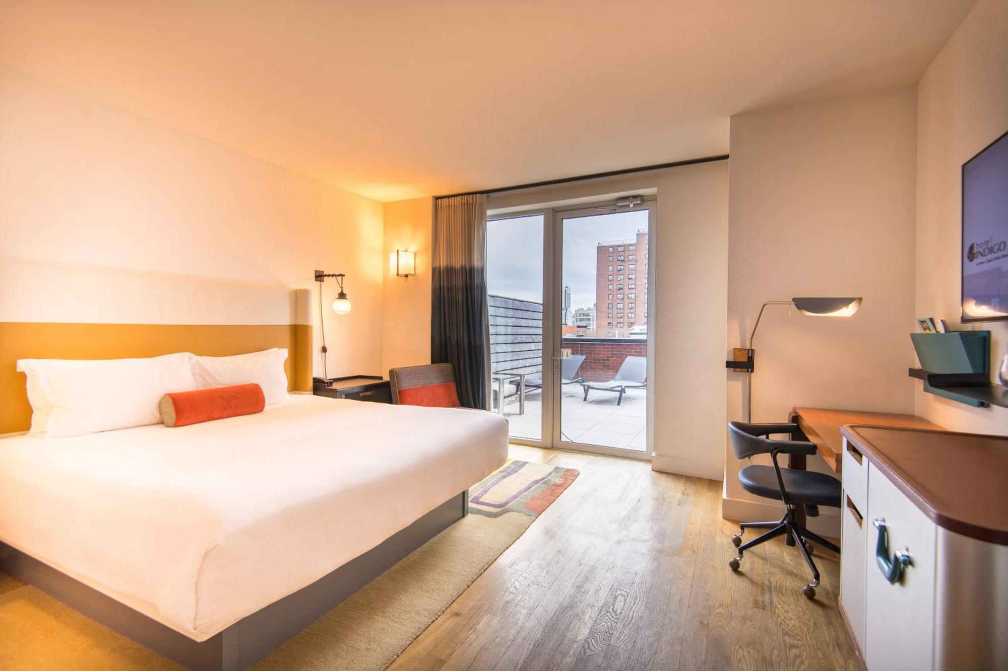 King Bed Premium City View Balcony