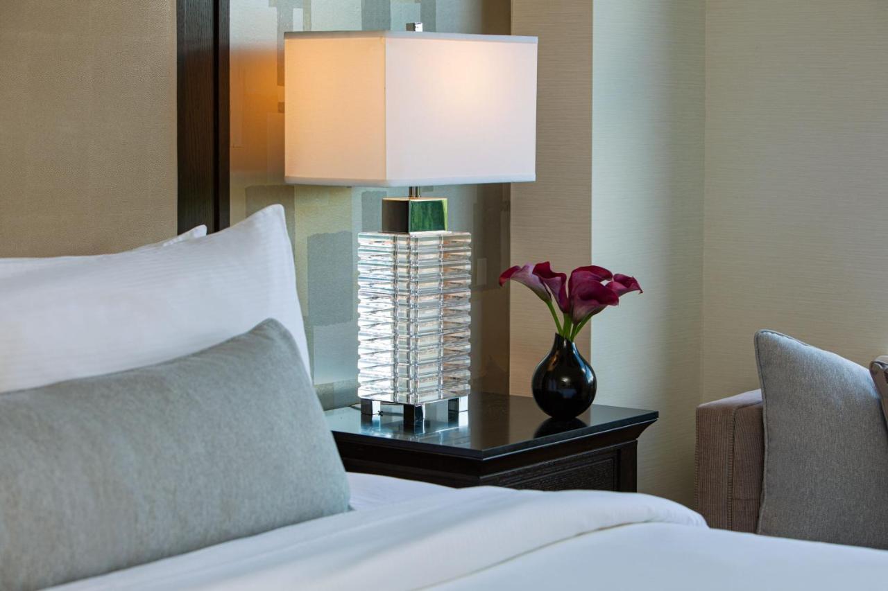 Manhattan View One Bedroom Suite