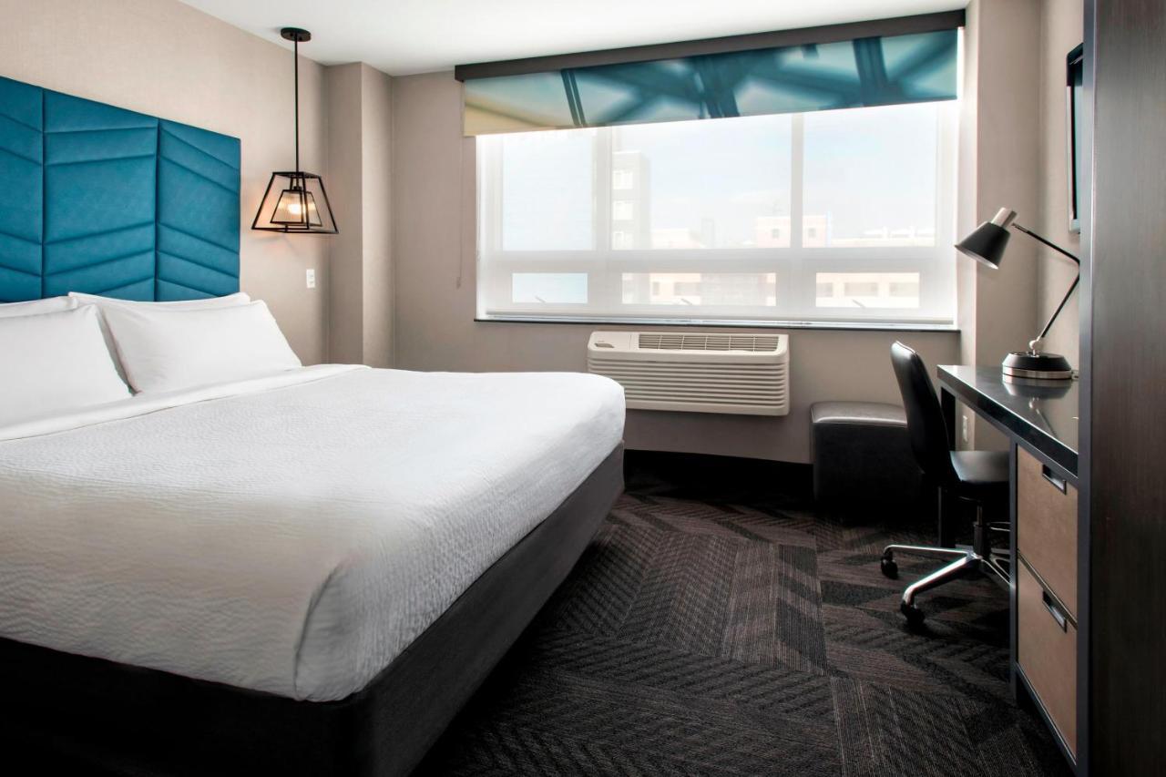 Guest room 1 King High Floor15 above,1625482226:JPEG