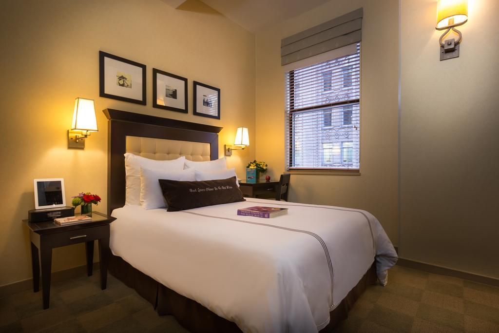 Petite Room with One Full Bed