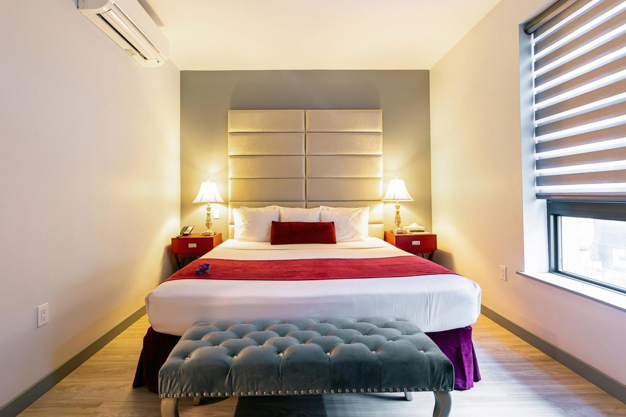 One King Bed Room Superior,1498849429:JPEG