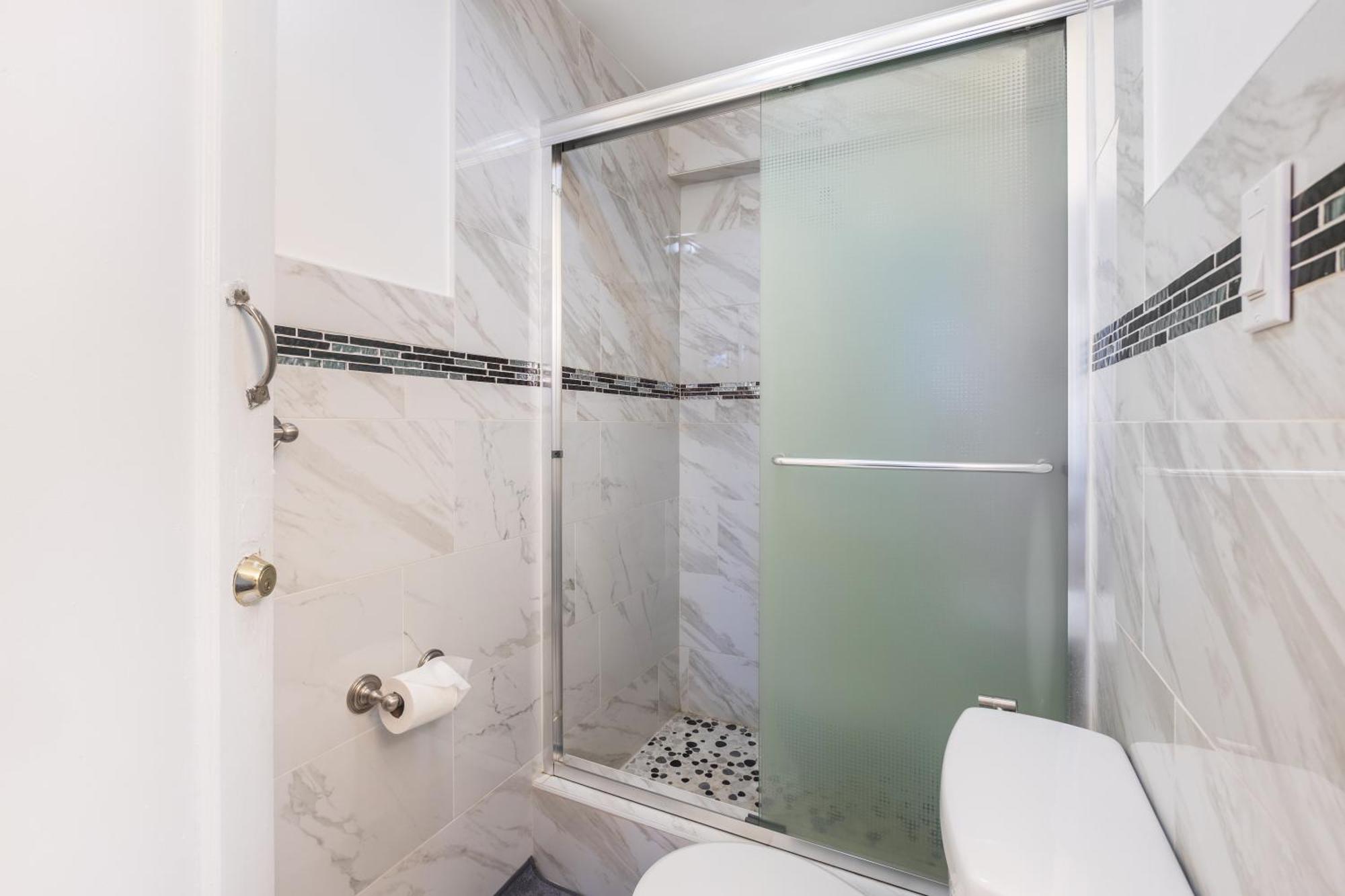 Triple Room Private Bathroom,1656258998:JPEG