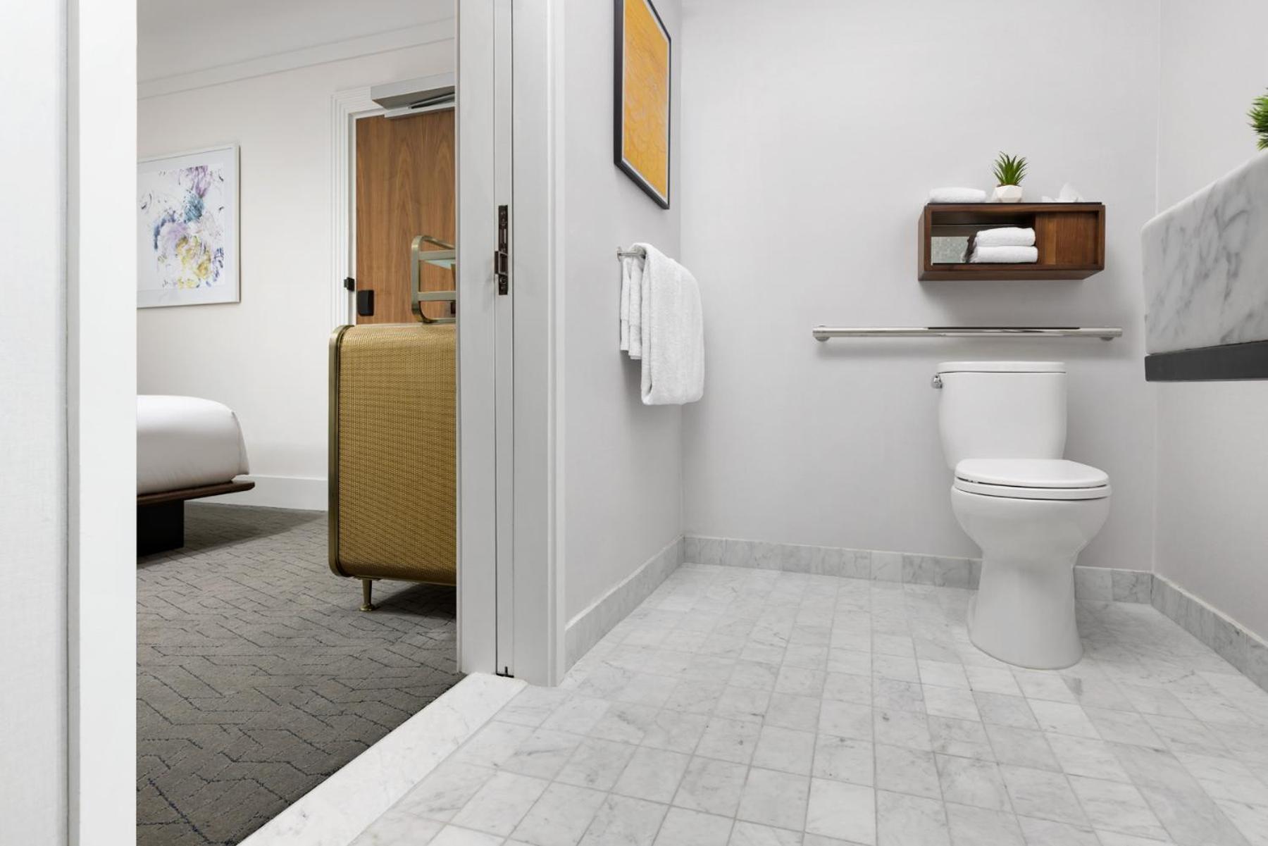 Queen Room with Accessible Shower
