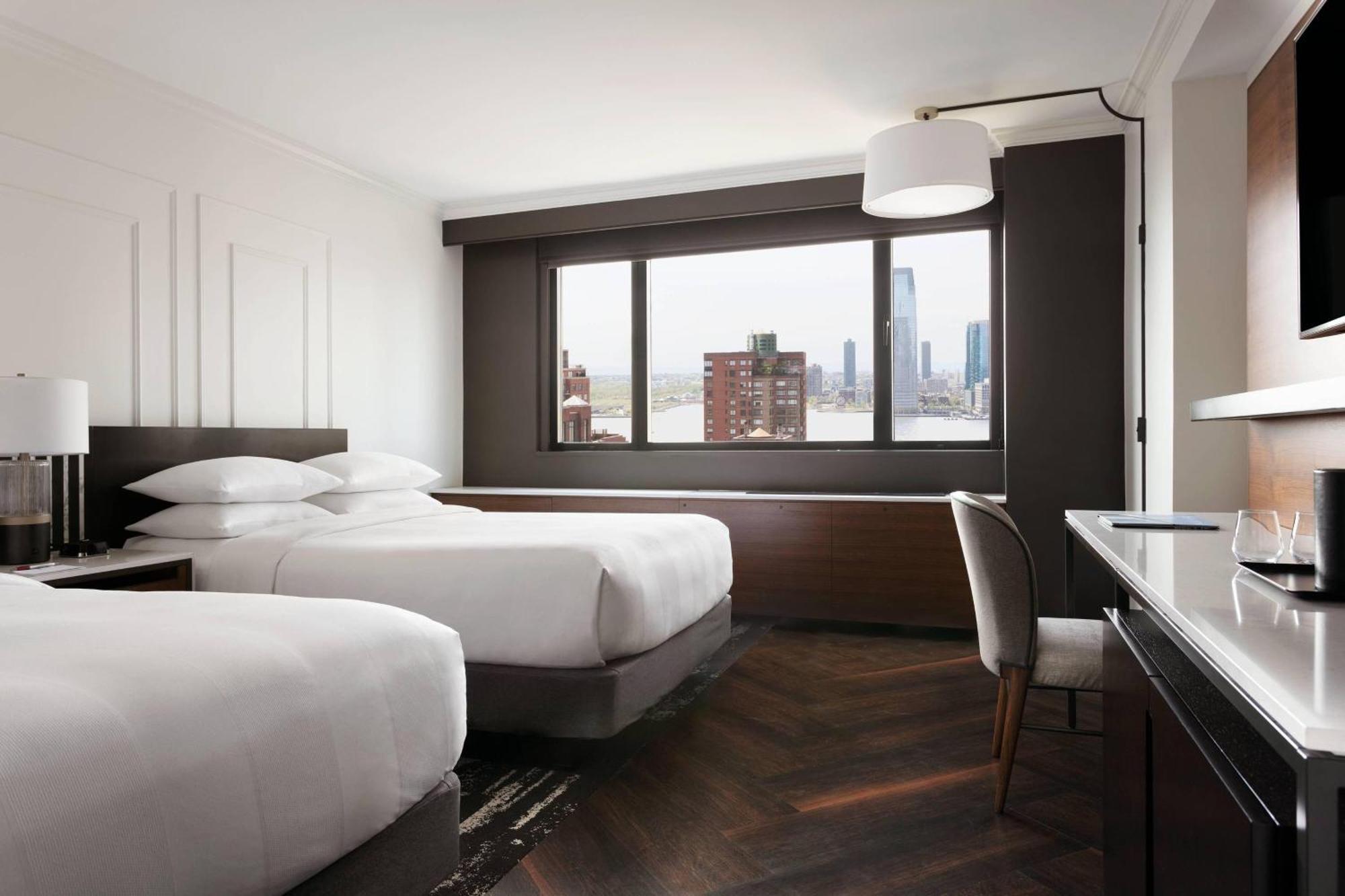 Deluxe Double Room with Two Double Beds - Hudson River View