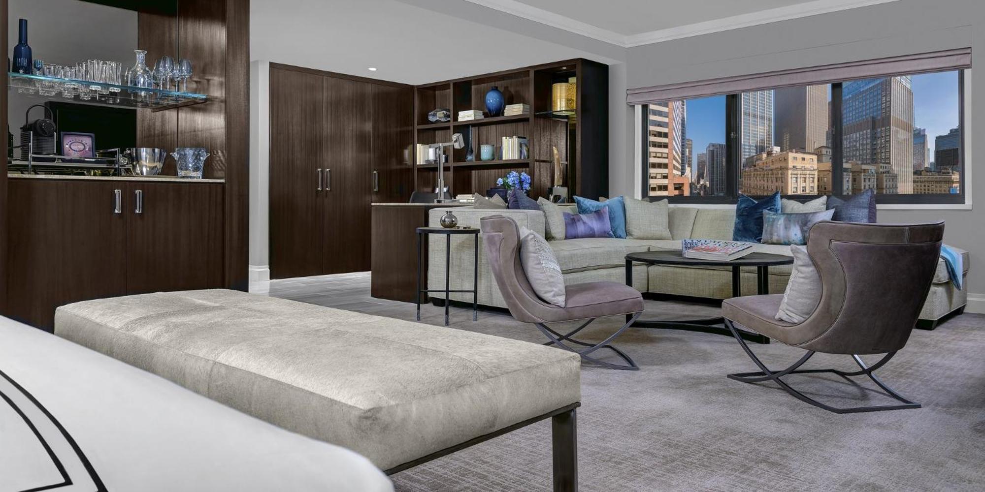 King Suite with Living Area - Manhattan Floor