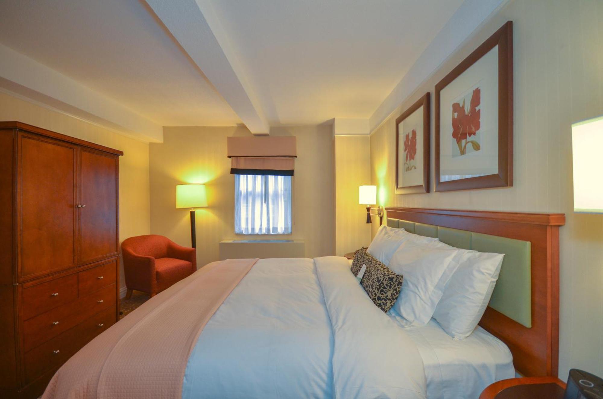 Elite One-Bedroom Suite Queen