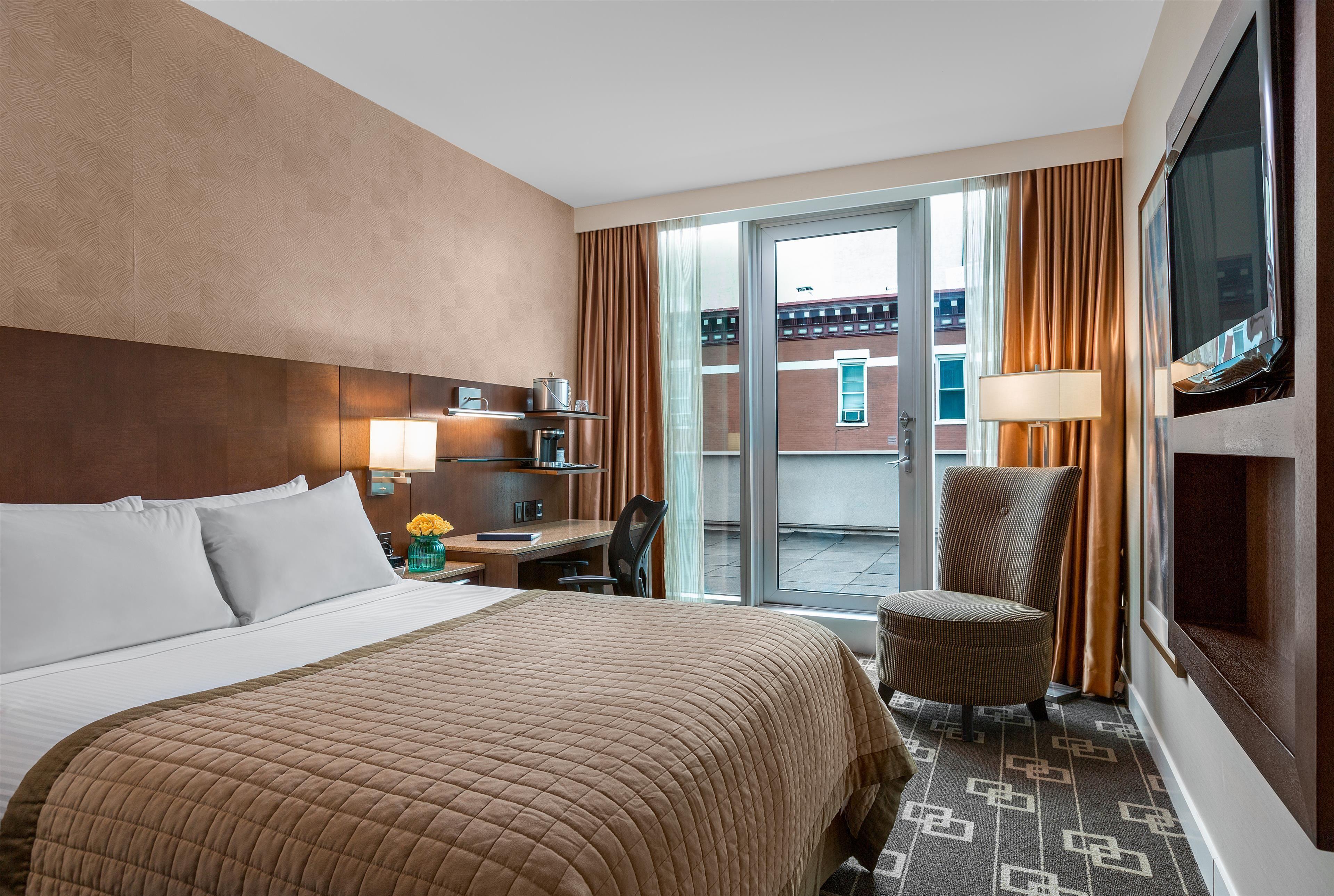Executive Queen Room with Balcony, High Floor,1716844580:JPEG