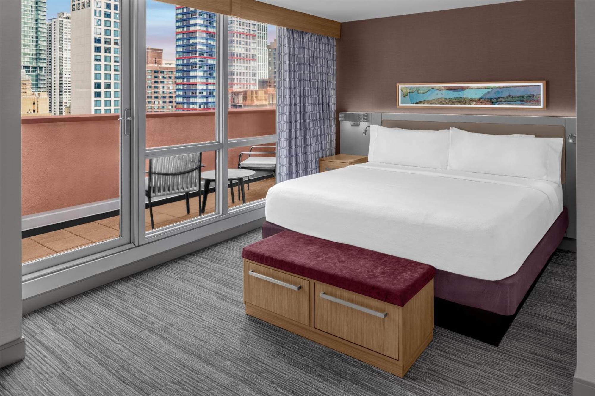 King Room with City View and Terrace