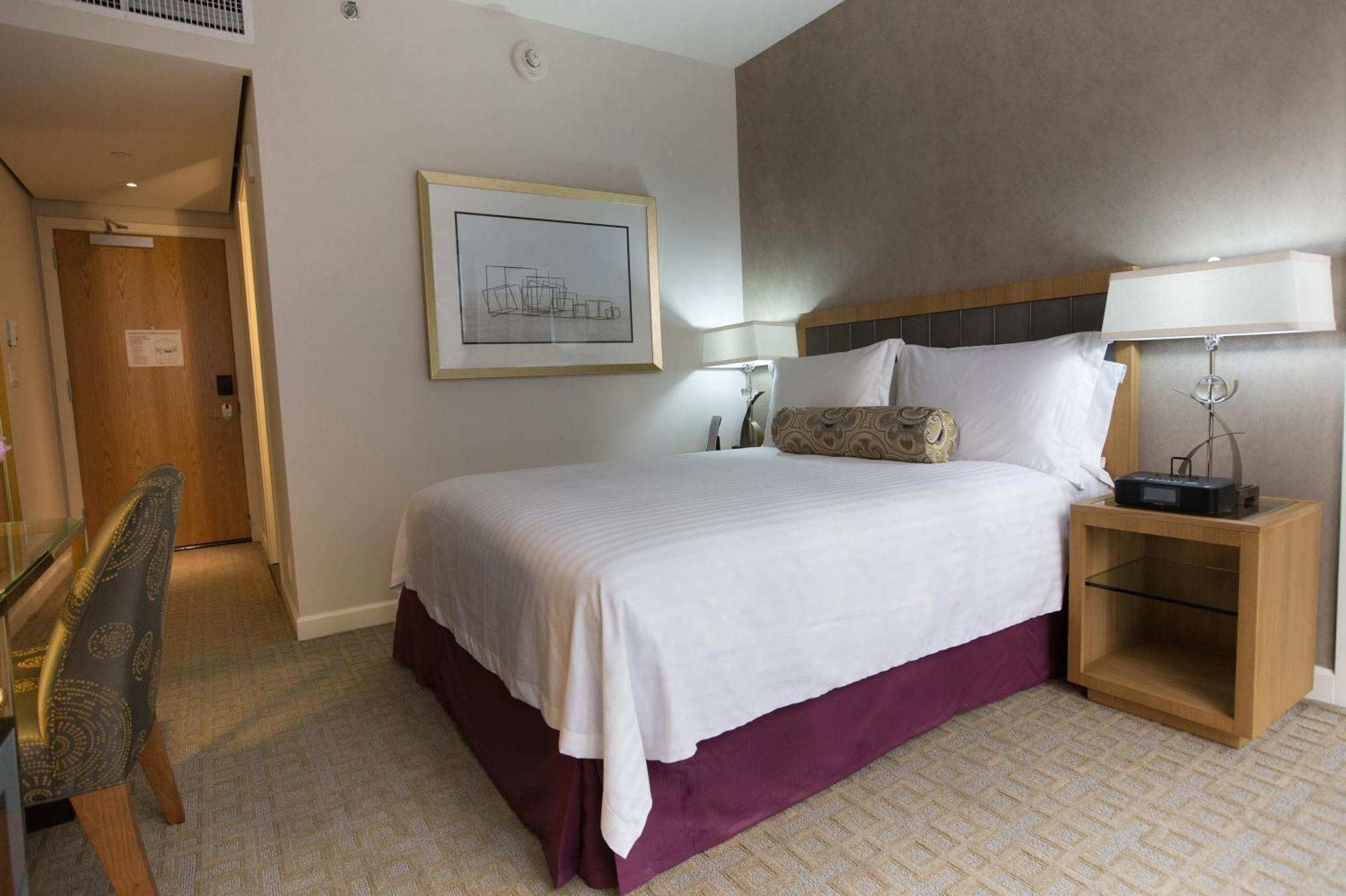 Executive Queen Room Accessible