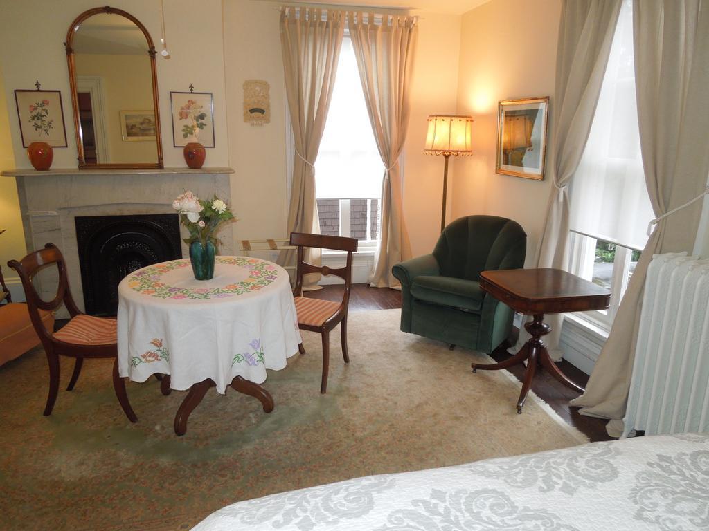 Queen Room