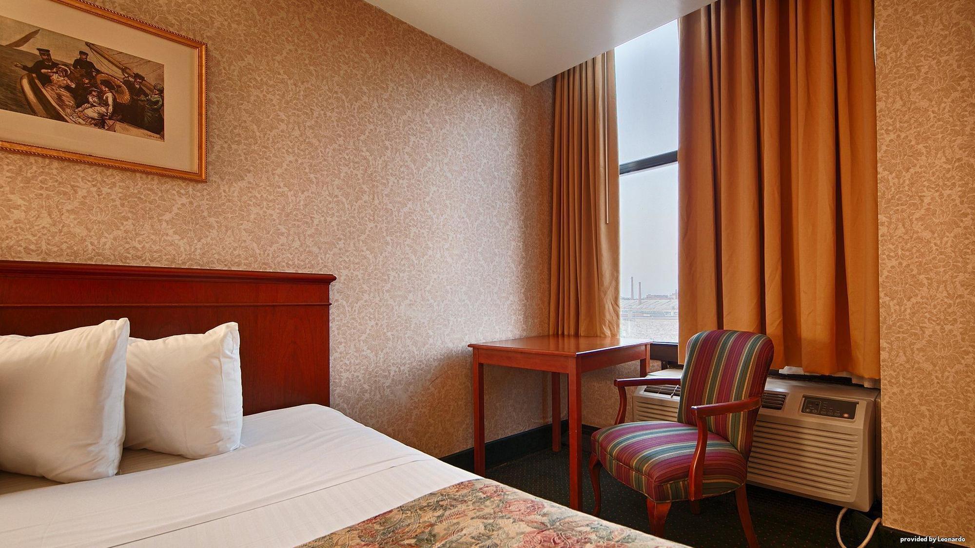 Standard King Room - Non-Smoking