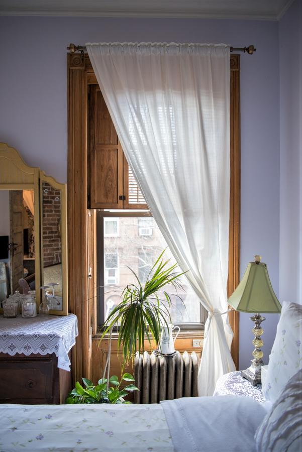 Elspeth Deluxe Queen Room