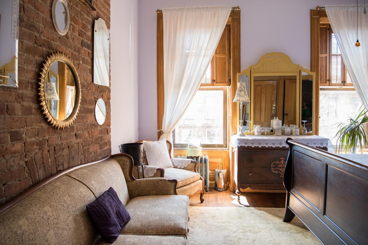 Elspeth Deluxe Queen Room