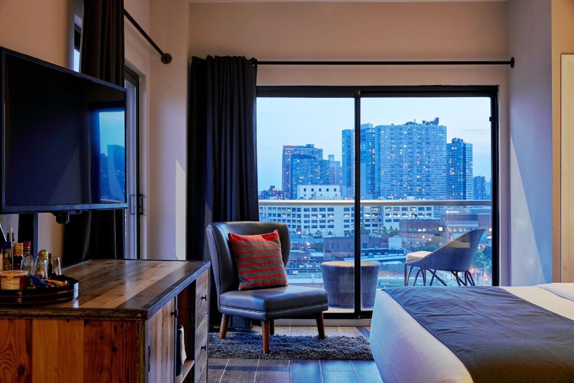 Premier King City View Room