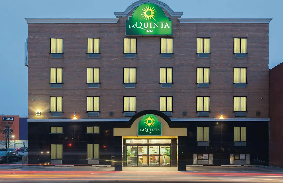 La Quinta Inn By Wyndham Queens-1