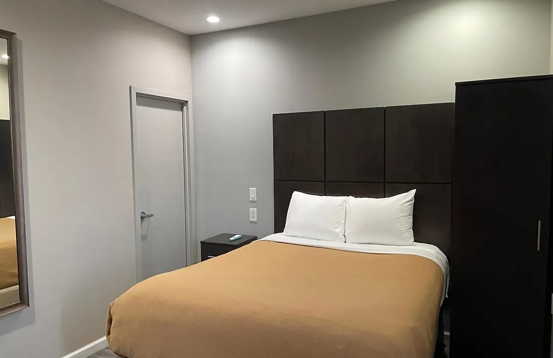 Voyage Hotel-1