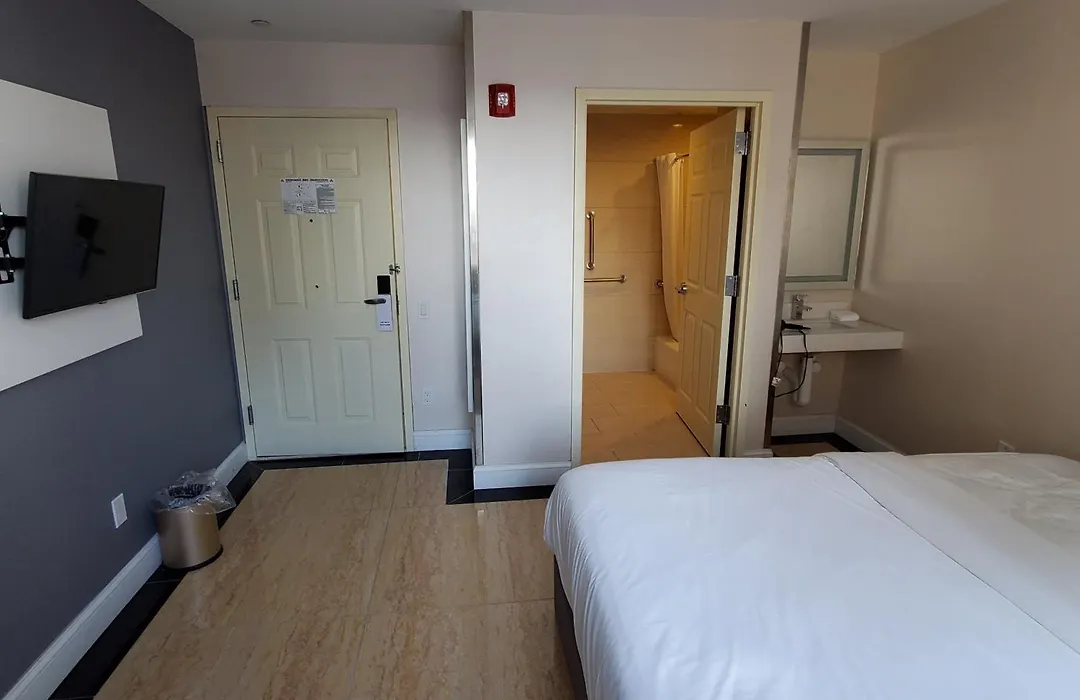 Mayfair Inn And Suites-1