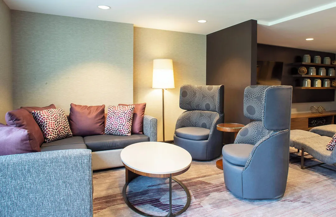 Courtyard By Marriott New York Queens/Fresh Meadows-1