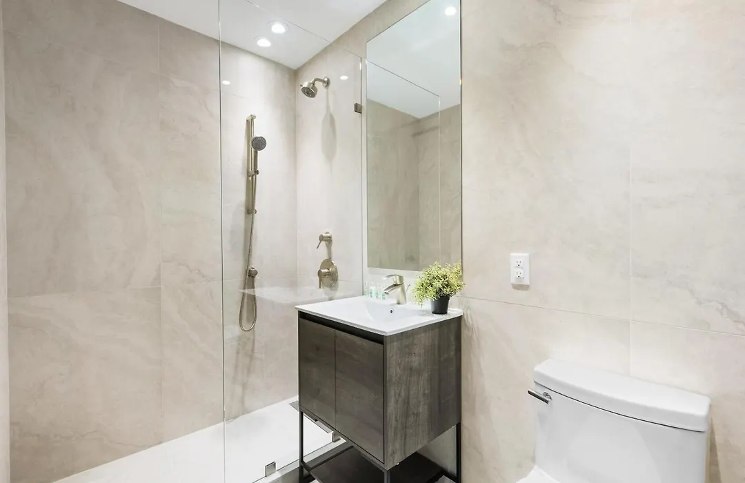 Global Luxury Suites At The Arches-1