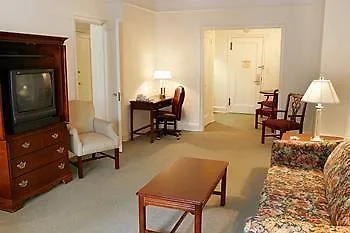 Salisbury Hotel-1