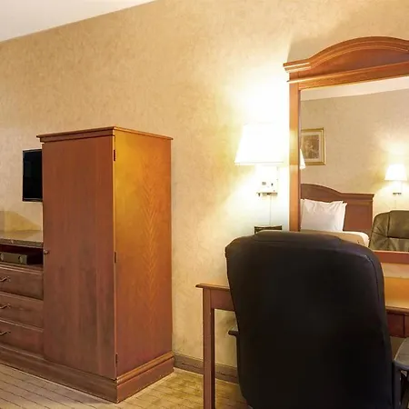 West Farms Hotel-3