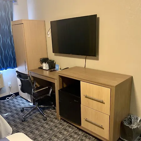 Days Inn By Wyndham Brooklyn Borough Park-3