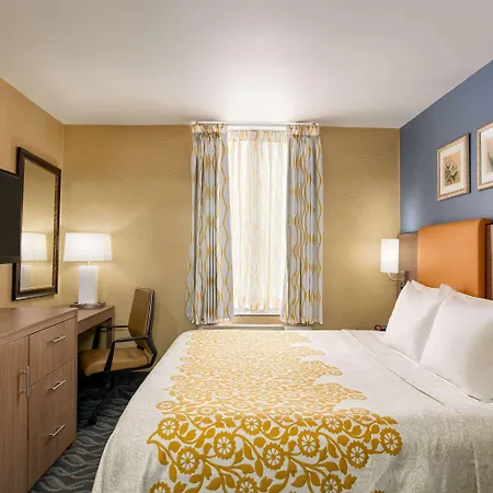 Days Inn By Wyndham Long Island City-3