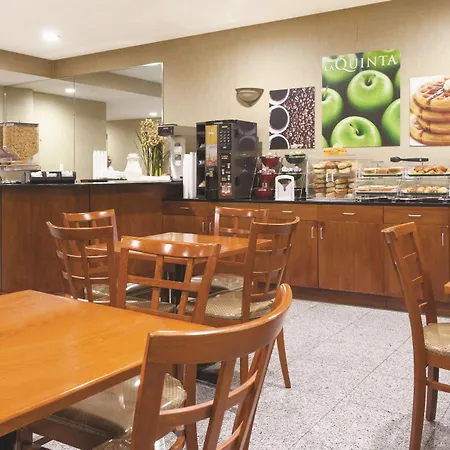La Quinta Inn By Wyndham Queens-2
