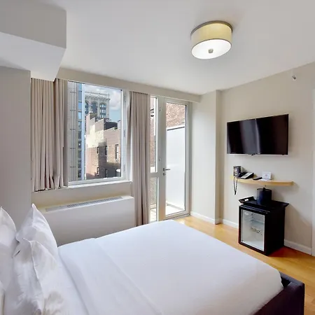 Hotel 32 32-3
