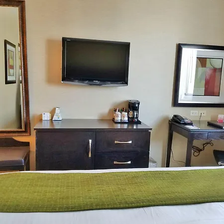 Best Western Plus Plaza Hotel-3