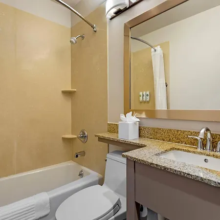 Comfort Inn Staten Island-3