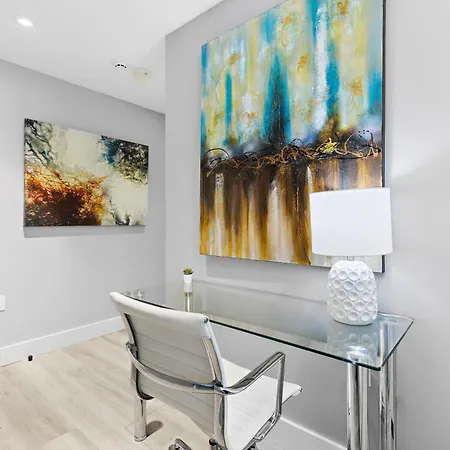 Global Luxury Suites At The Arches-3